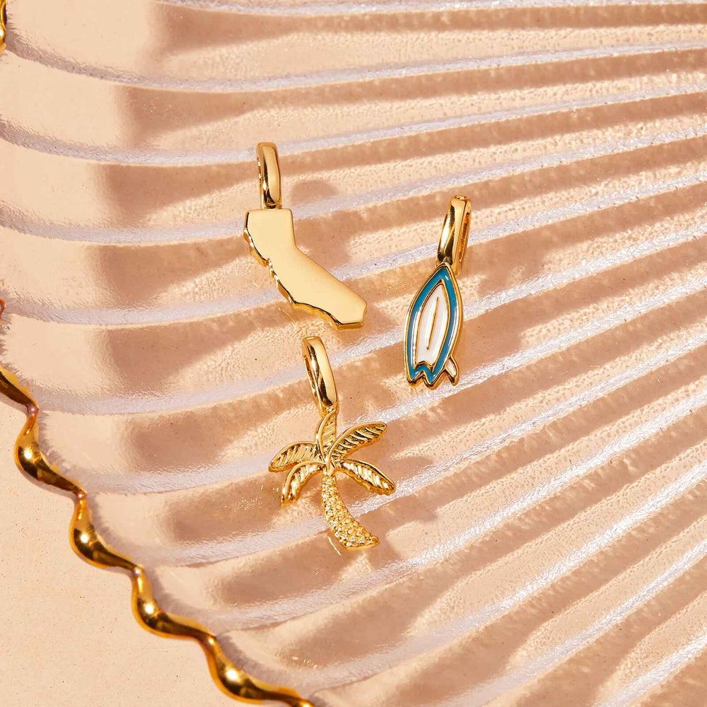 Pura Vida Bracelets Harper Charm - Gold