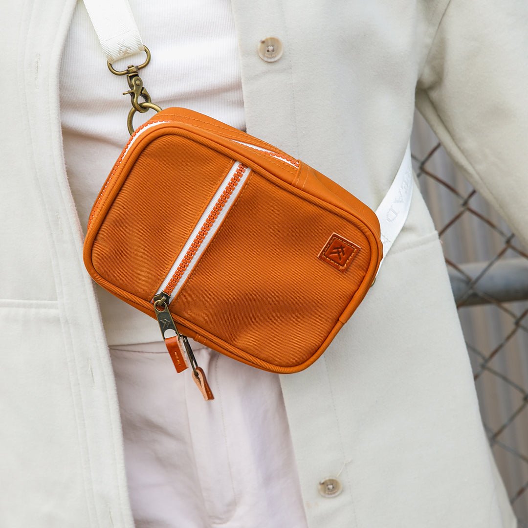 Thread Wallets Crossbody Bag - Honey