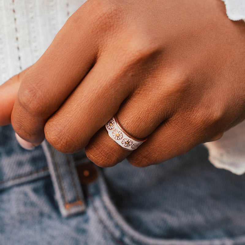 Pura Vida Bracelets Dreamy Daisy Ring