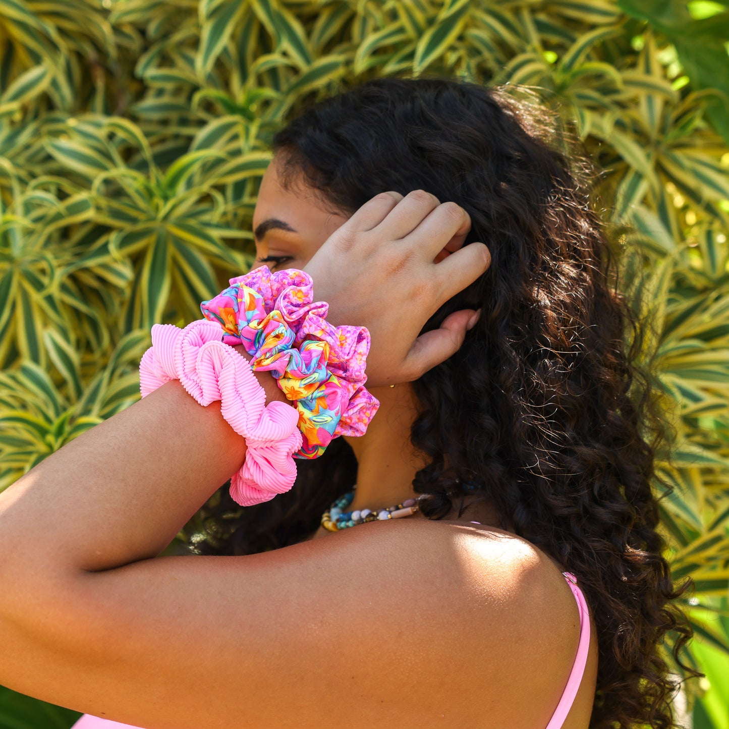 Kulani Kinis Scrunchie - Wildest Dreams (Hibiscus Stereo Collection)