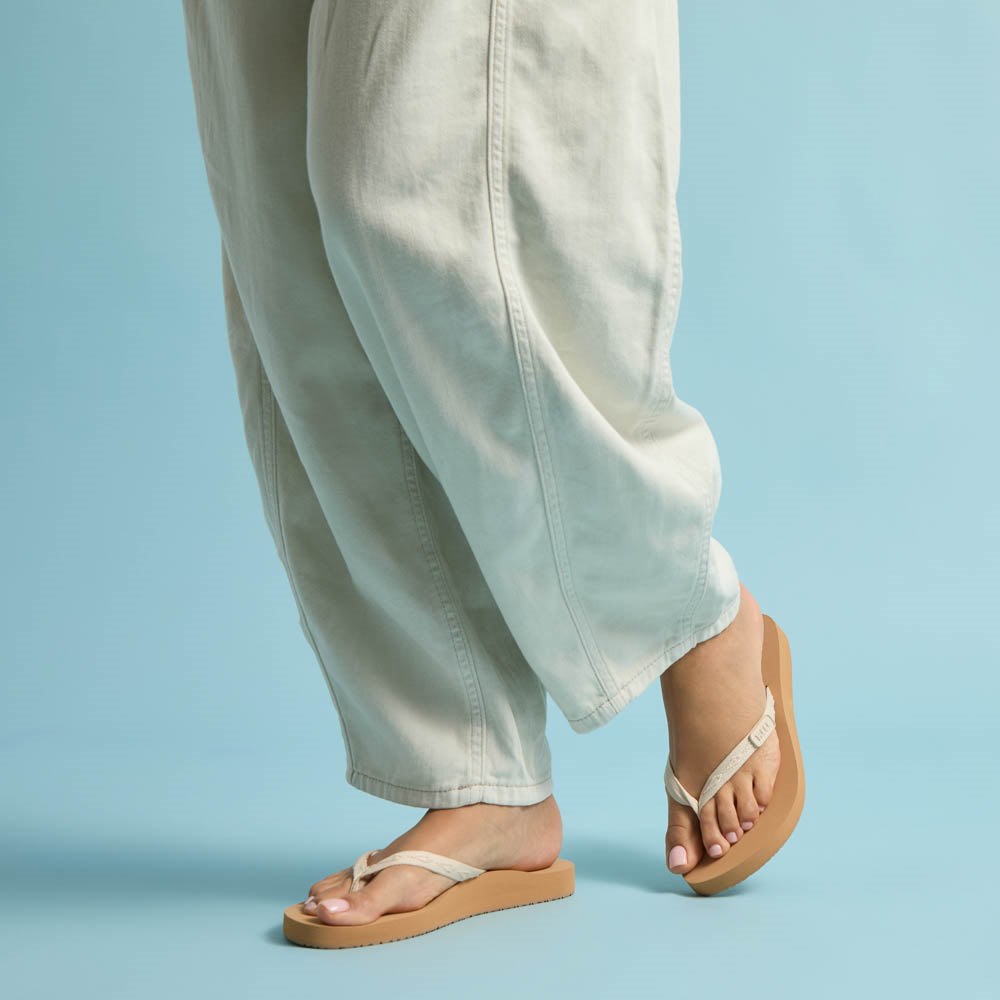 Reef Ginger Slide Sandal - Cream & Tan